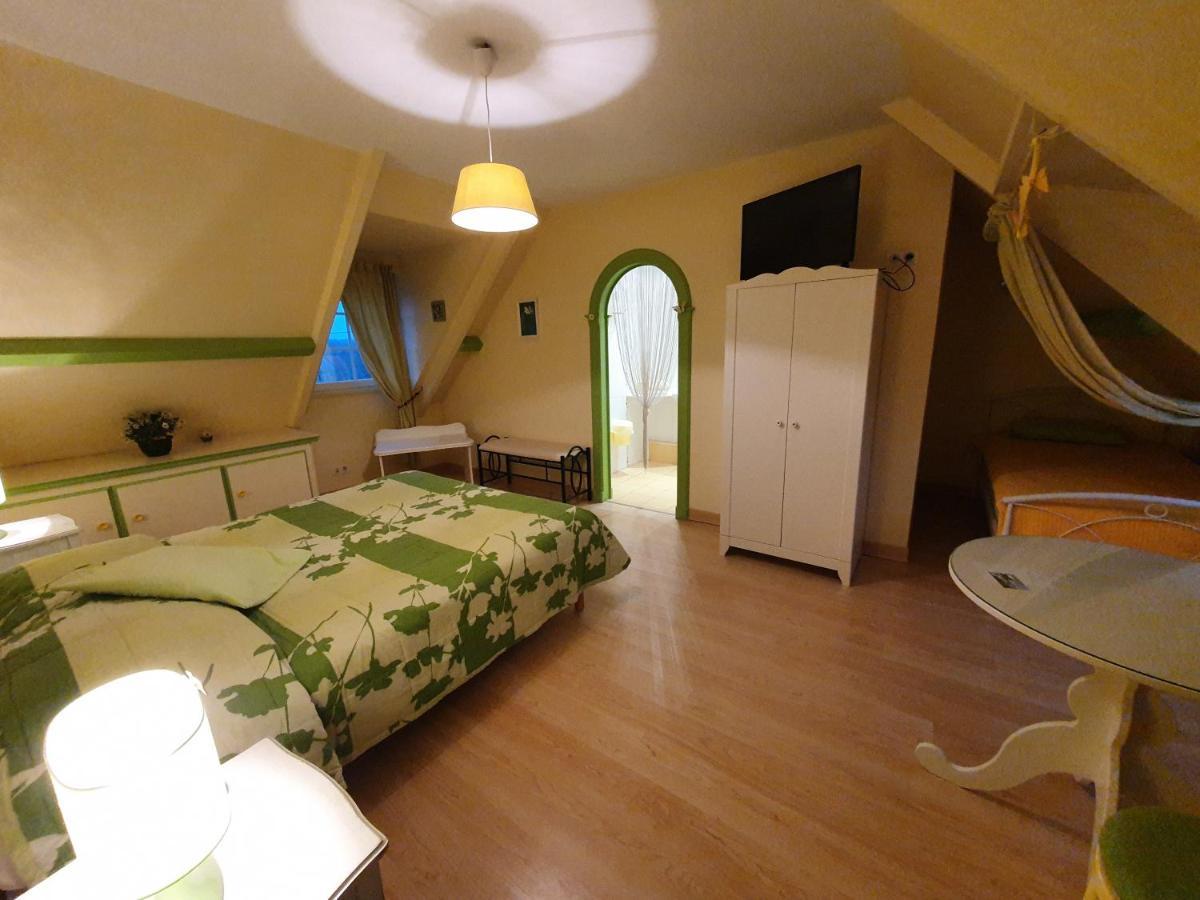 Chambres Du Logis De La Mare Du Parc Surtainville Dış mekan fotoğraf